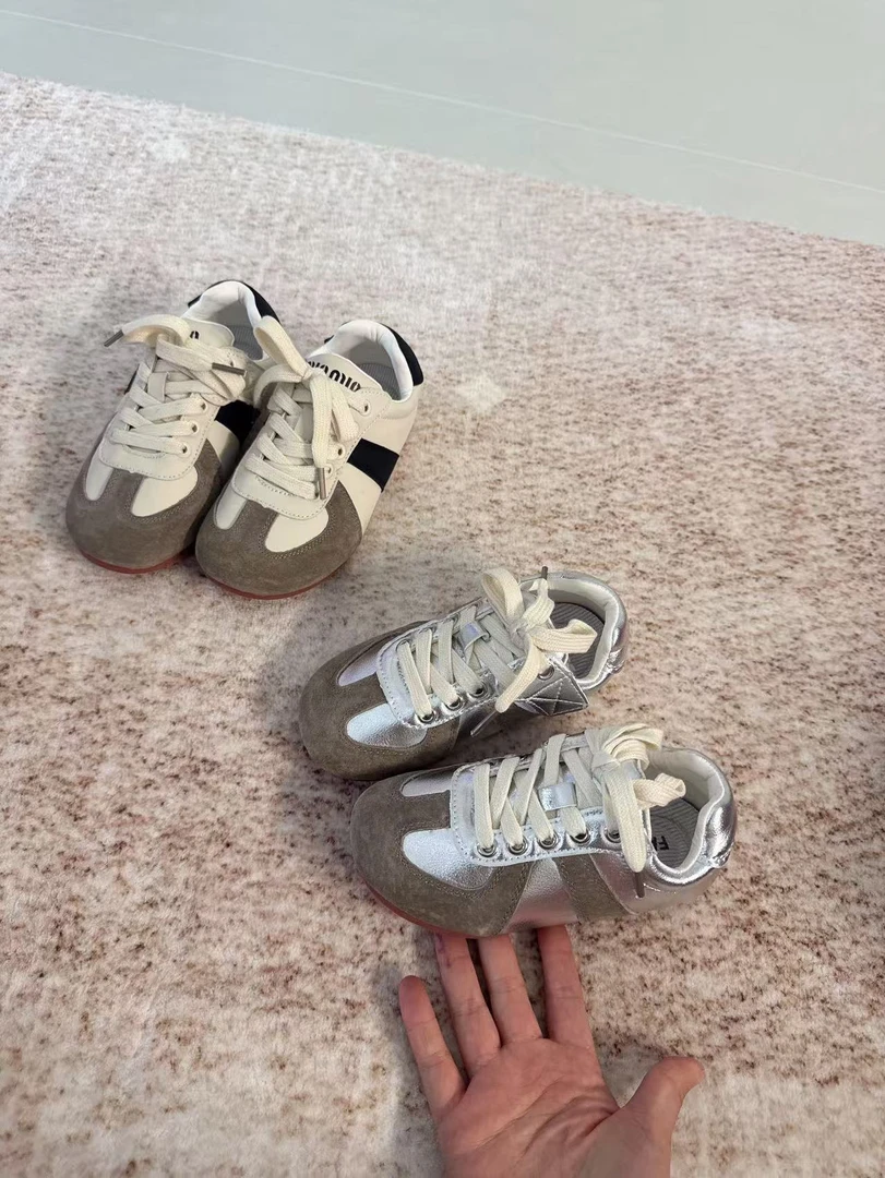 5709儿童时尚百搭双色四季板鞋