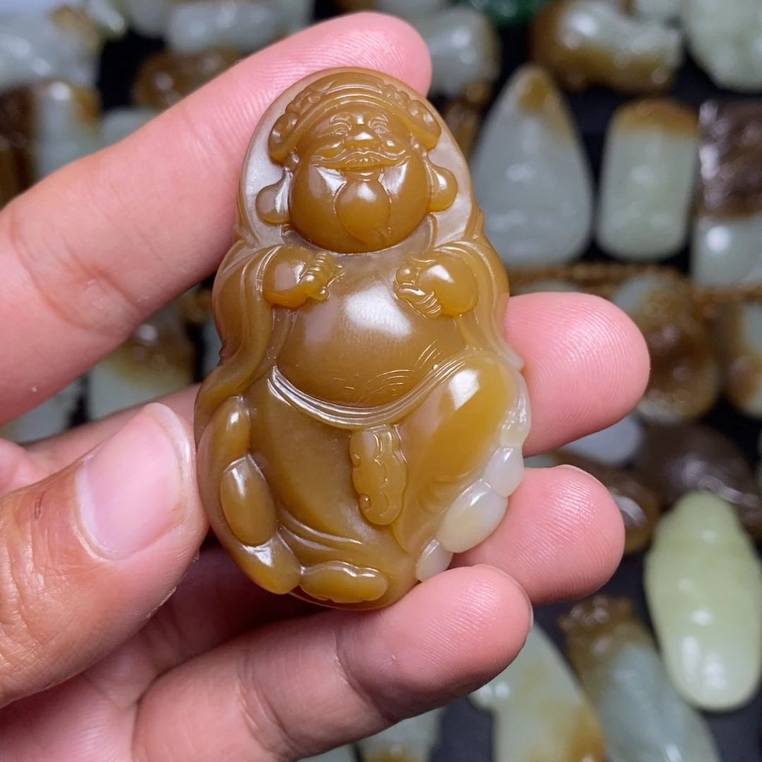 安***)和田玉未镶嵌颈饰