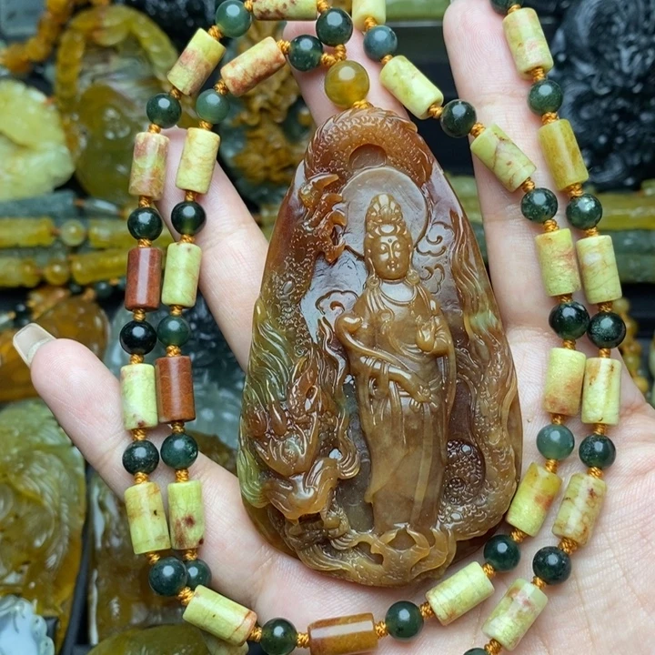 手****未镶嵌蛇纹石玉颈饰