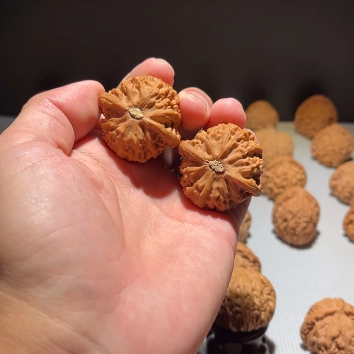 文玩核桃吊坠宫灯