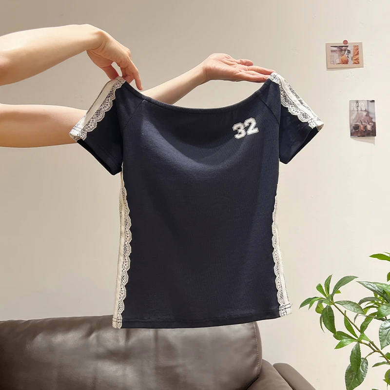 高级感藏蓝色显白一字肩短袖t恤女夏季印花露肩修身拼接休闲上衣