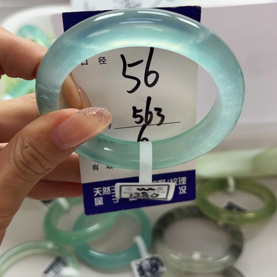 飞***飞蛇纹石玉未镶嵌手镯