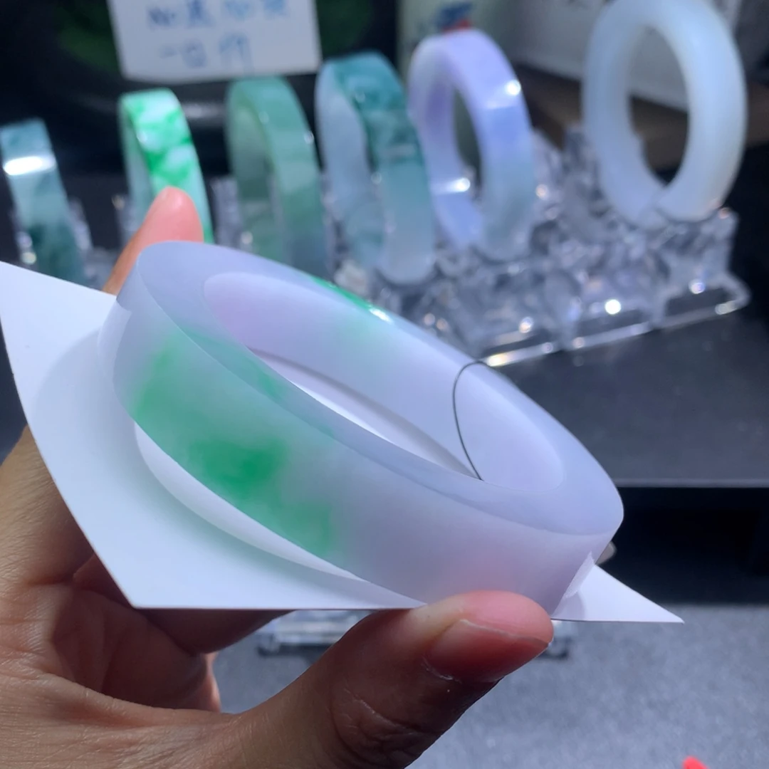 定制翡翠未镶嵌翡翠手镯