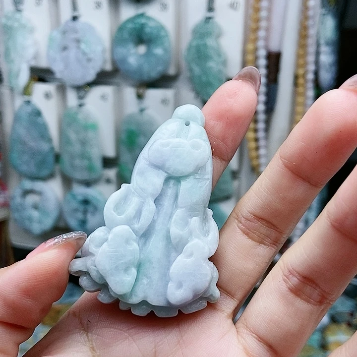 颈饰足铂镶嵌翡翠翡翠