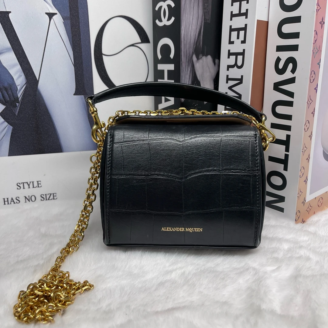 99新 Alexander McQueen/亚历山大·麦昆 盒子包黑金鳄鱼纹81575