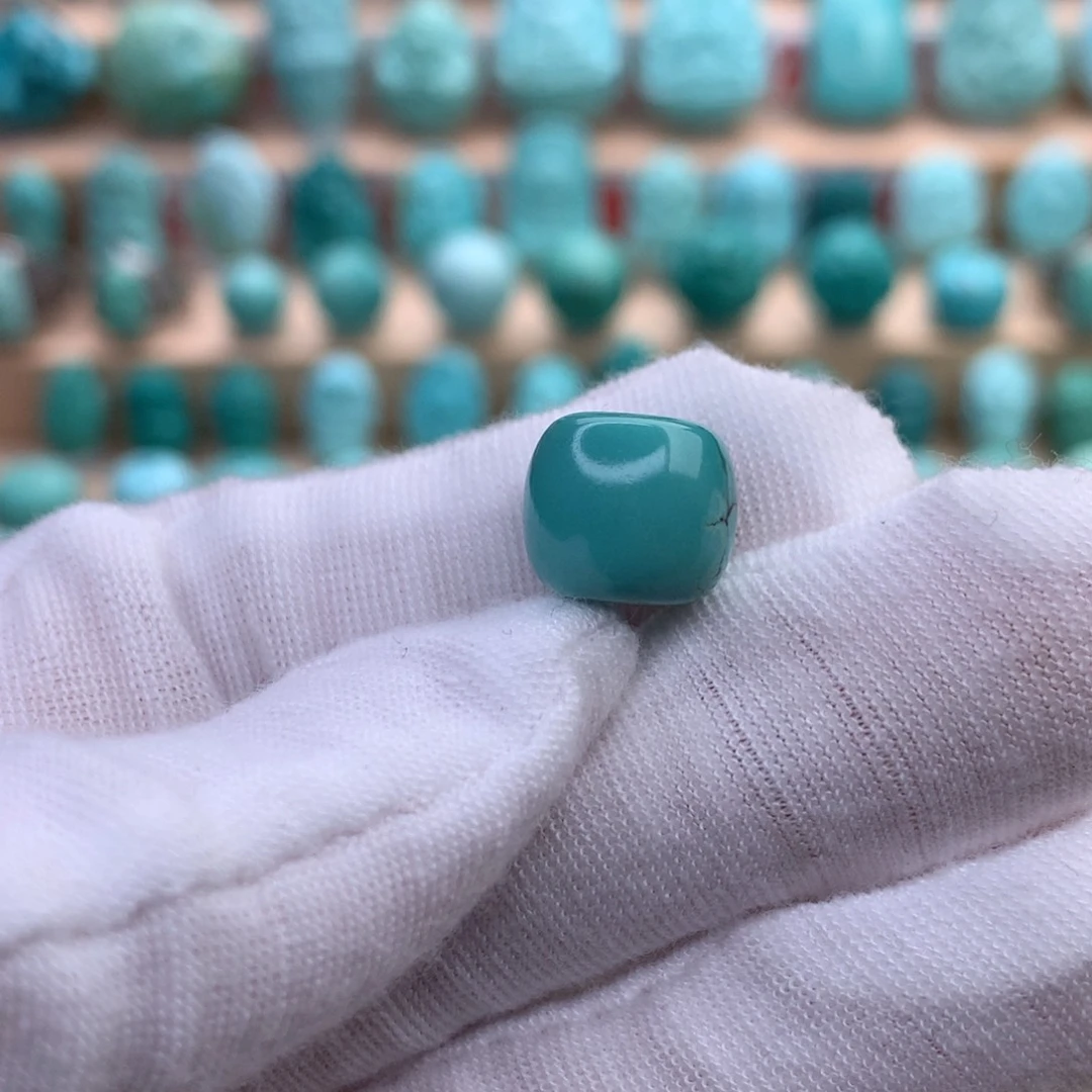 绿松石未镶嵌珠宝奇石绿松石老型