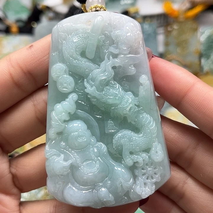 翡翠未镶嵌颈饰自在佛