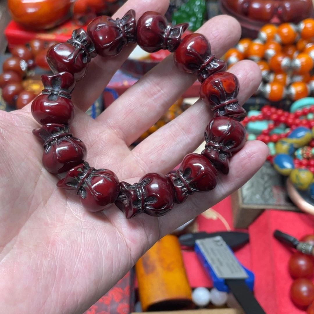 琥珀裸石未镶嵌好物推荐如图所示