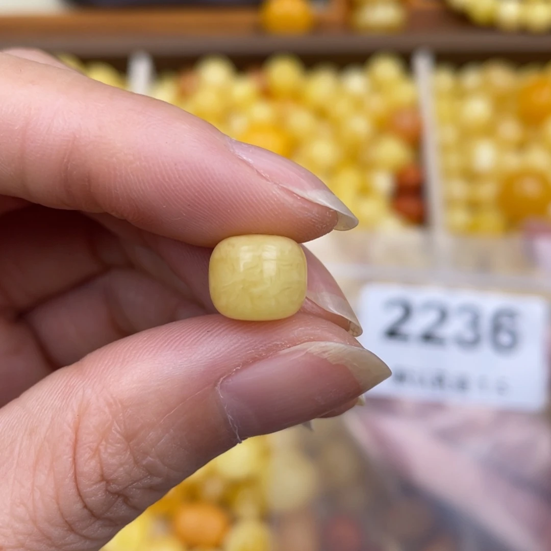 未镶嵌琥珀珠宝奇石粉10.0