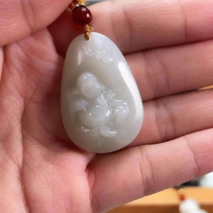 颈饰未镶嵌和田玉（糖玉）