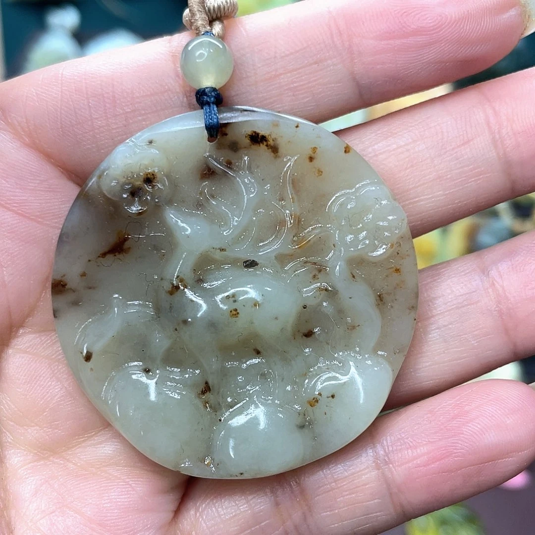 蛇纹石玉颈饰未镶嵌