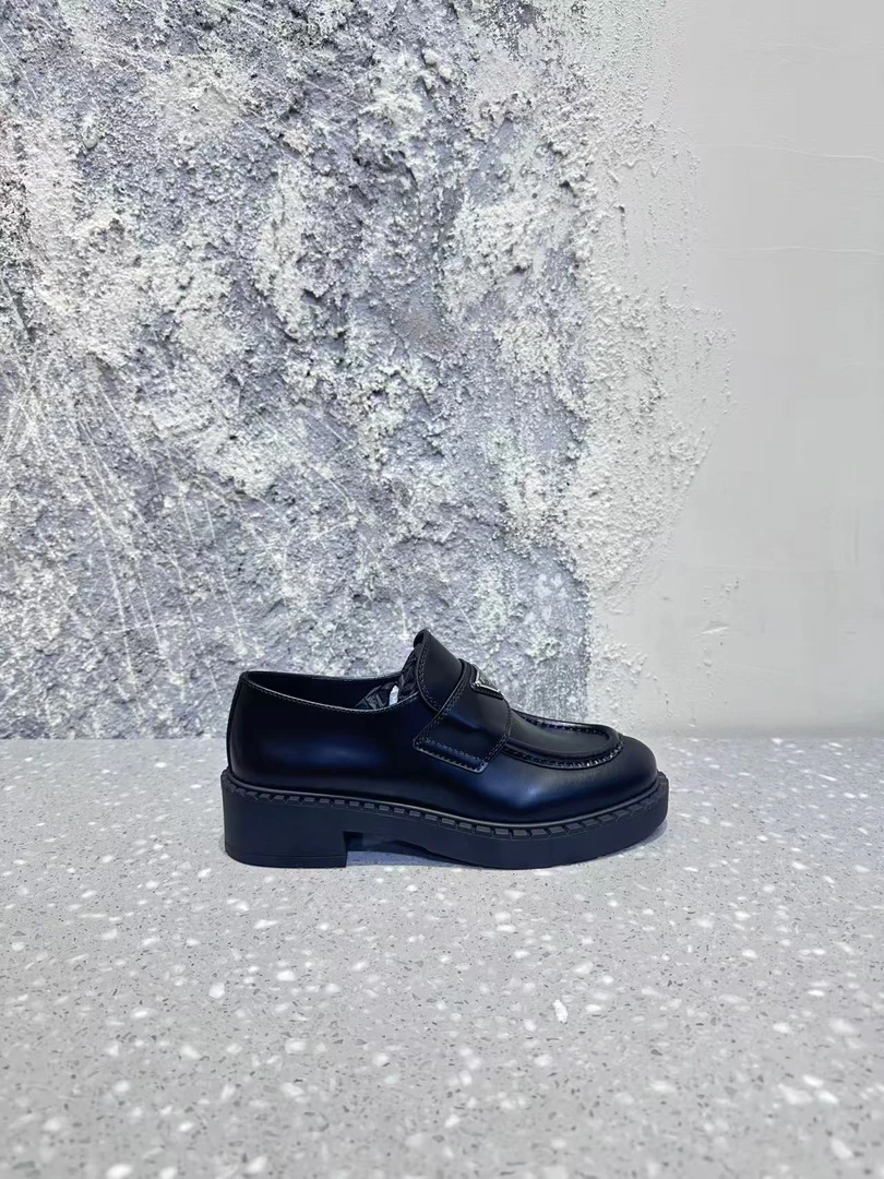 厚款普阿姨一脚蹬圆头乐福鞋女士皮鞋金属英伦风休闲Y