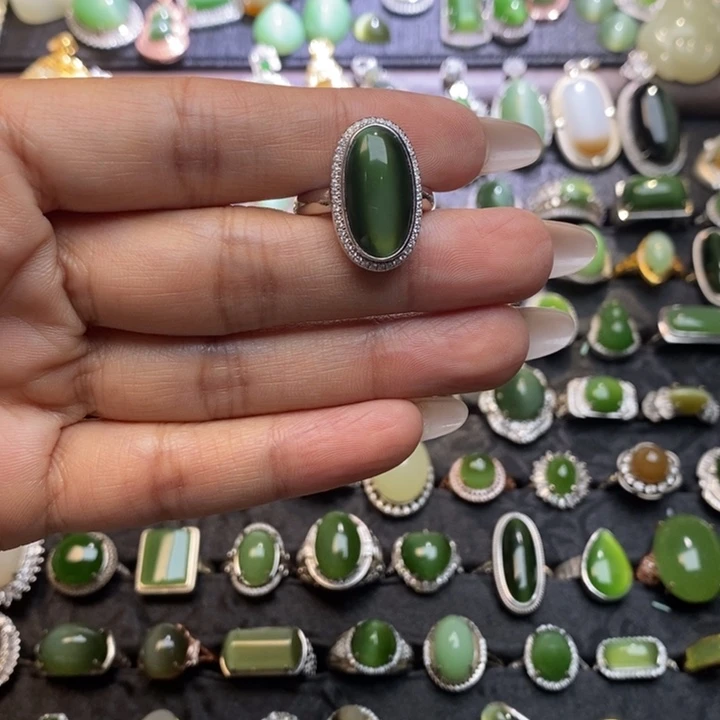 麦***麦银S925镶嵌和田玉挂件