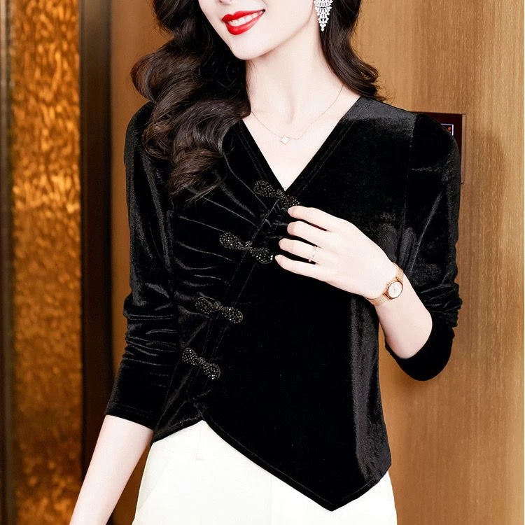 2025早秋新款长袖洋气复古钉珠盘扣短款金丝绒打底衫女