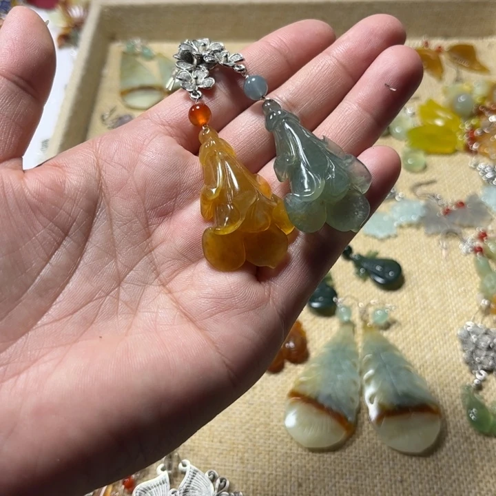 蛇纹石玉合金耳饰