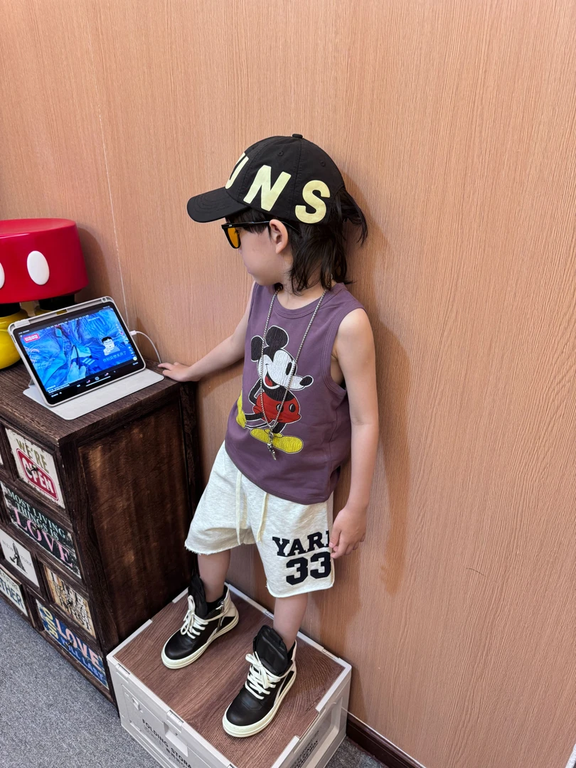 令佳潮牌夏季儿童卡通老鼠做旧裂纹纯棉薄款背心外穿宝宝无袖2730