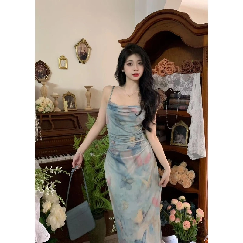 大尺码法式气质蝴蝶油画吊带洋装女夏季胖mm显瘦收腰度假包臀长裙