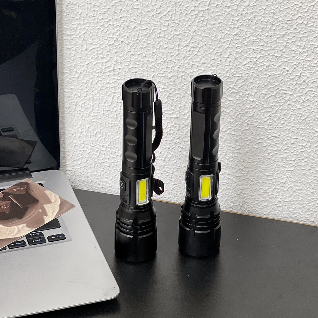 K251165 带充电宝功能 强光手电筒 户外露营必备