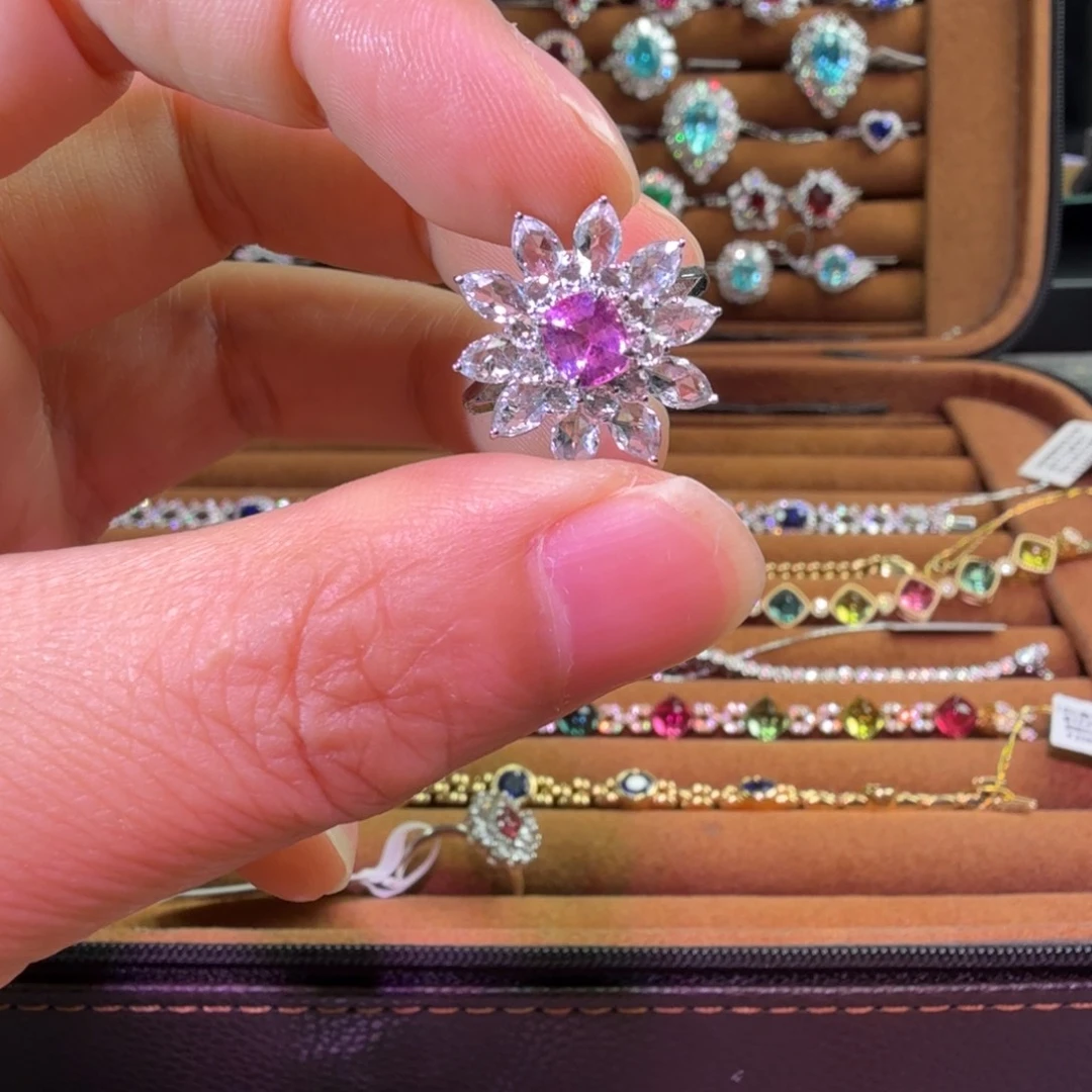 戒指蓝宝石18K金镶嵌