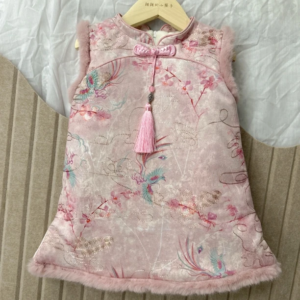 女童旗袍裙 2024冬季新款宝宝粉丝绒手工钩花新中式国风连衣裙