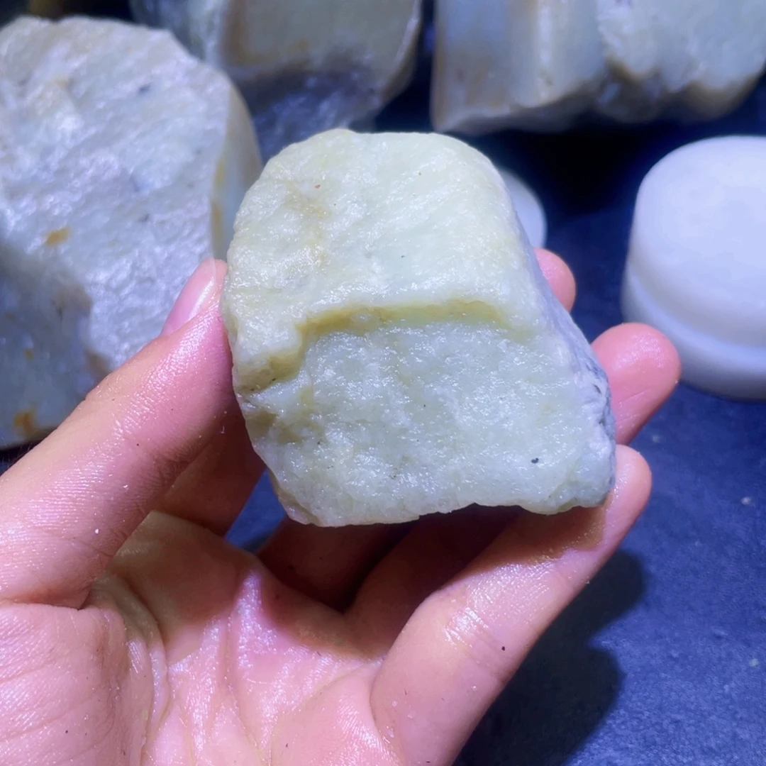 和田玉未镶嵌珠宝半成品