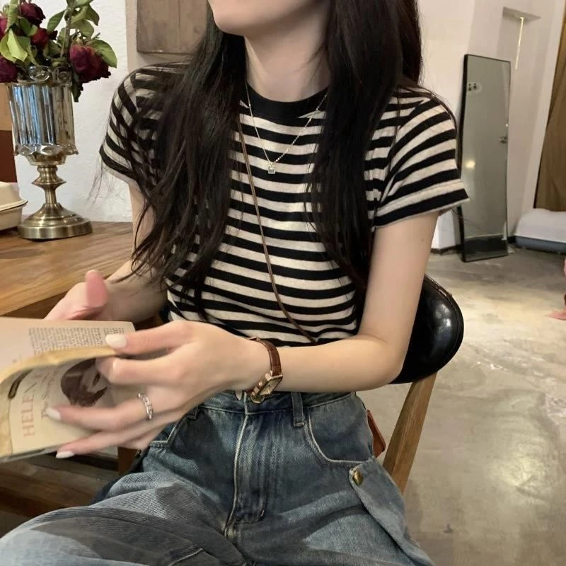 条纹打底衫夏季2025新款设计感短袖恤女装美式复古学生修身上衣