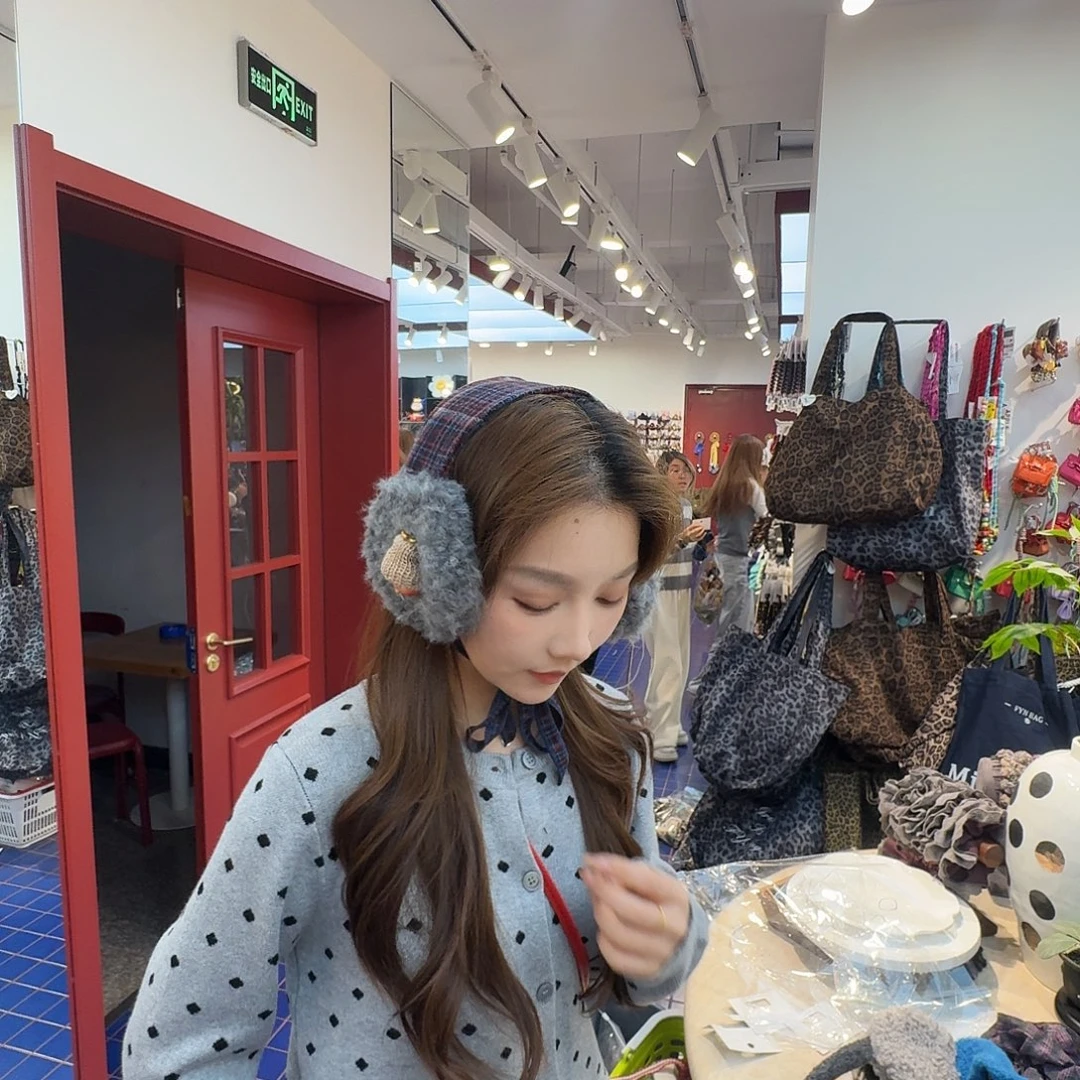 星星人耳罩围脖哦哦哦