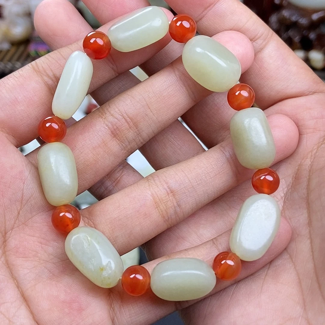 和田玉未镶嵌把件