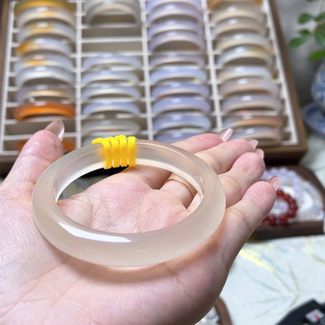 ****葵玛瑙/玉髓手镯未镶嵌