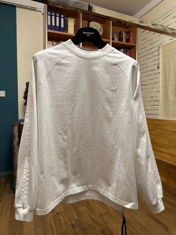 7032时尚百搭白色圆领宽松休闲春季长袖