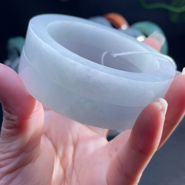 定制翡翠未镶嵌翡翠手镯