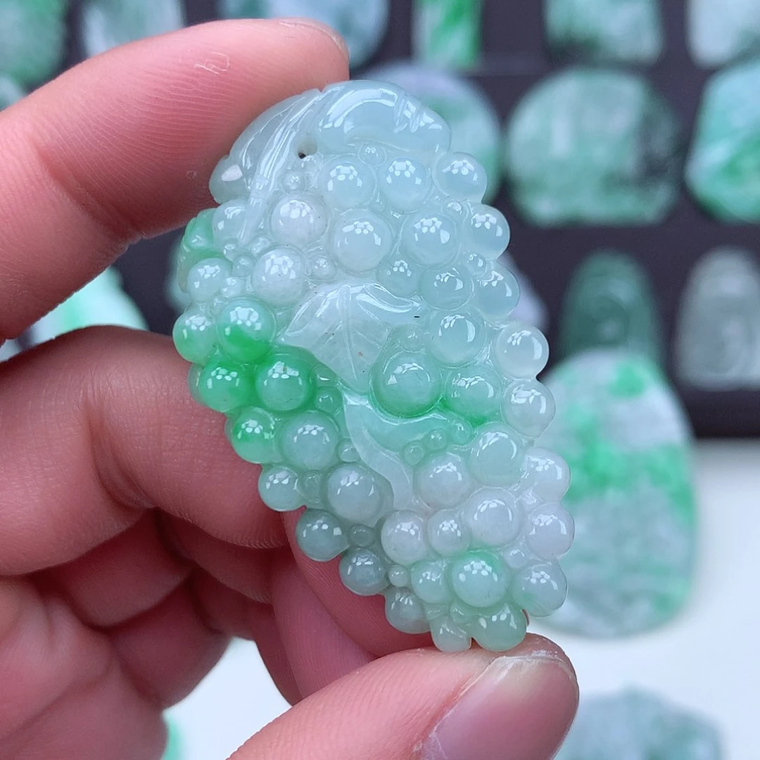 翡翠颈饰未镶嵌翡翠吊坠