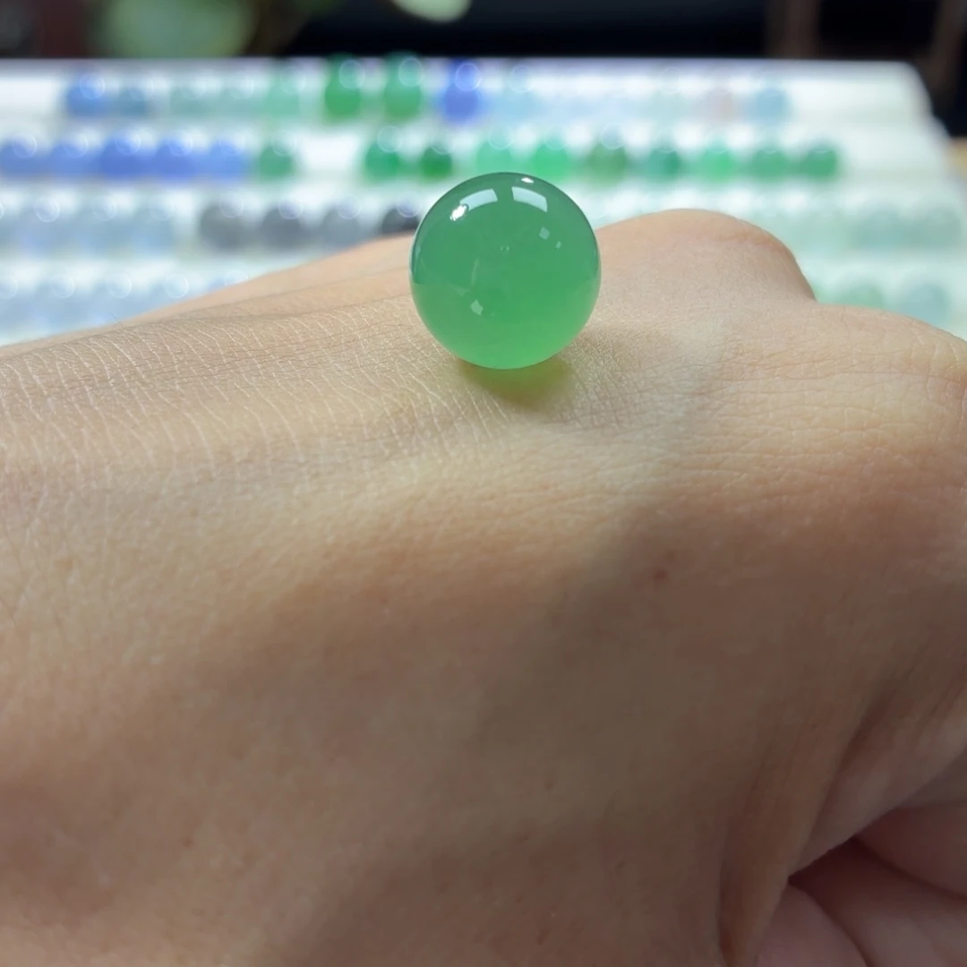 定制翡翠未镶嵌卡12甜绿一颗