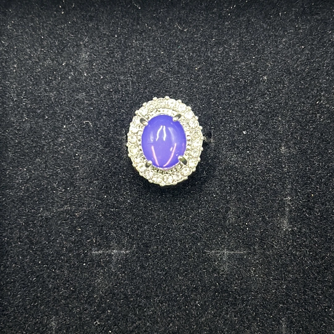 时尚镶嵌紫面戒指ZD0292