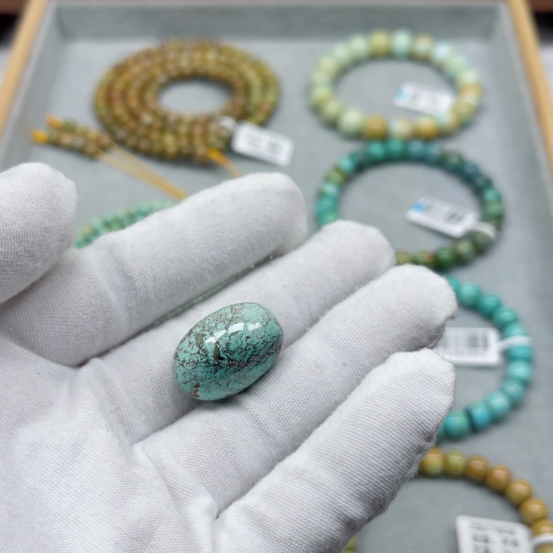 绿松石未镶嵌挂件