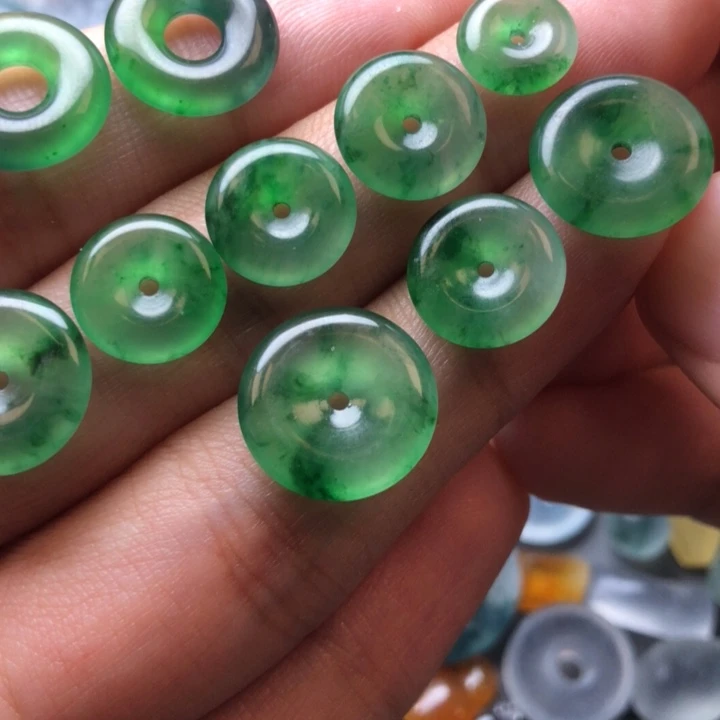 未镶嵌定制翡翠?****宠挂件