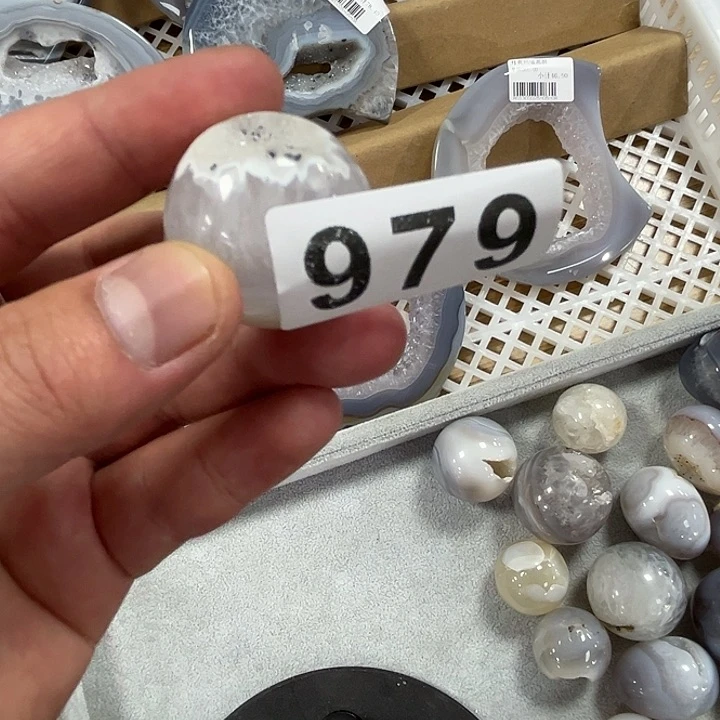 未镶嵌水晶大型摆件（非配饰）以****）