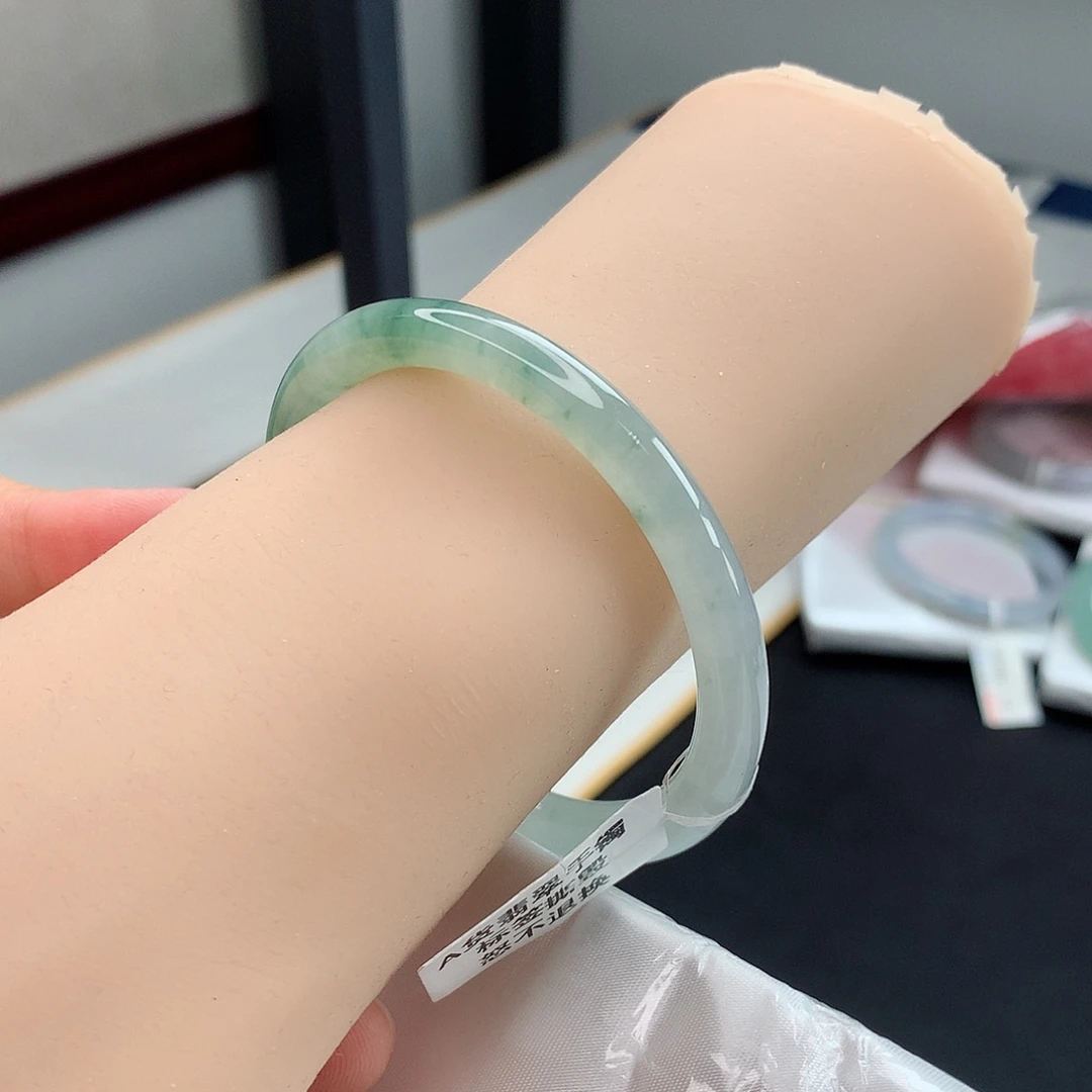翡翠手镯未镶嵌9号
