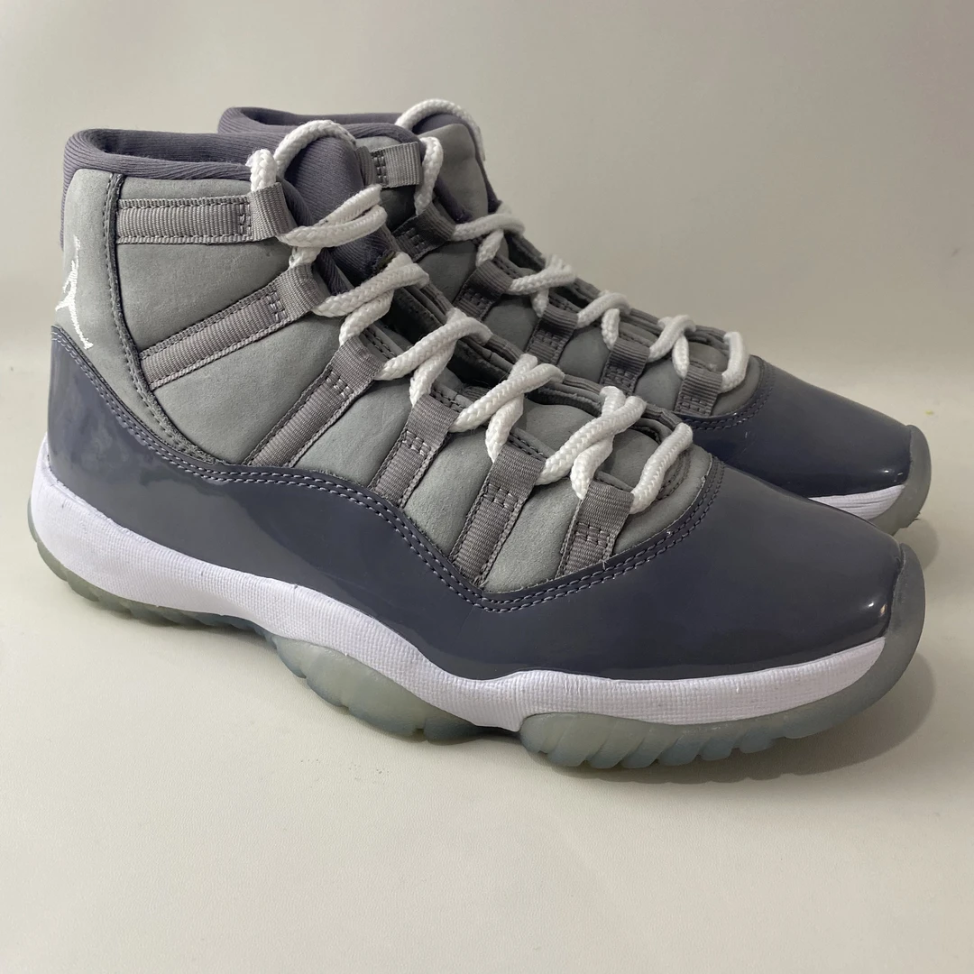 95新 AIR JORDAN 41码 aj11烟灰 二手不退换 篮球鞋编码6756