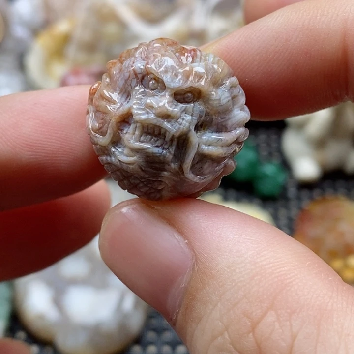 石英质玉颈饰未镶嵌