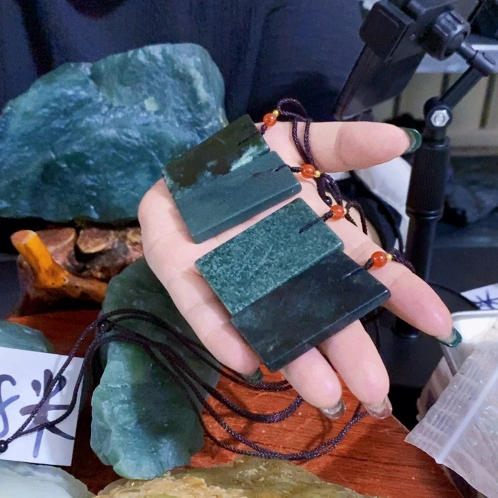 蛇纹石玉未镶嵌原石