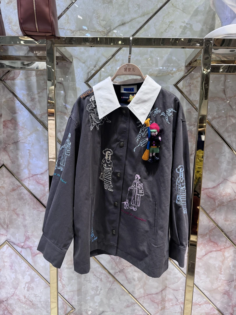 黛蜜儿2025新款刺绣公仔外套