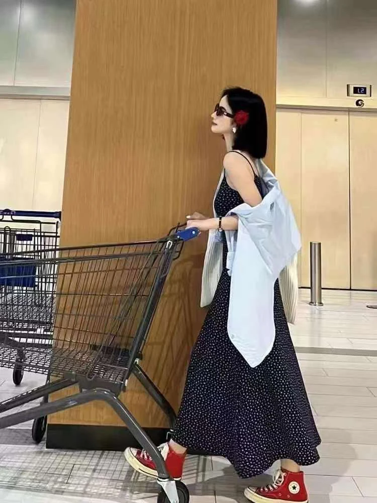 法式甜美风小碎花修身显瘦褶皱吊带长裙度假风连衣裙