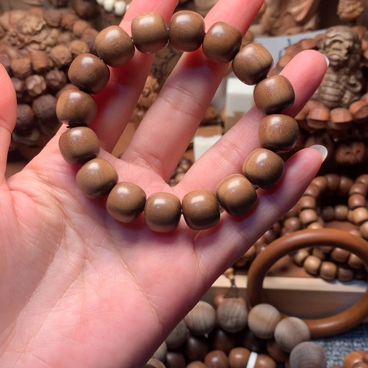 檀香木手串/手链y****老山檀香1.2*1.3顺