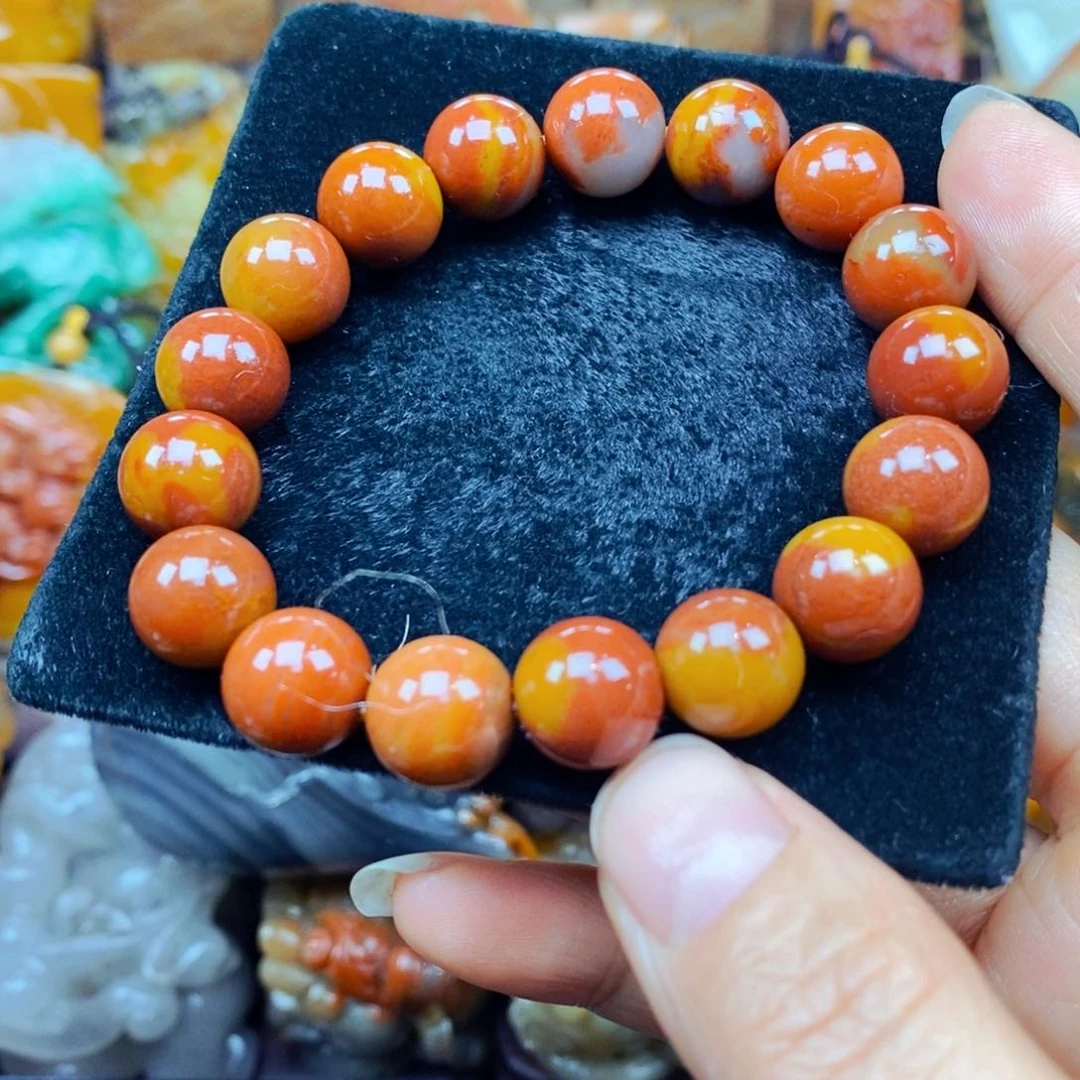 未镶嵌石英质玉（黄龙玉）颈饰