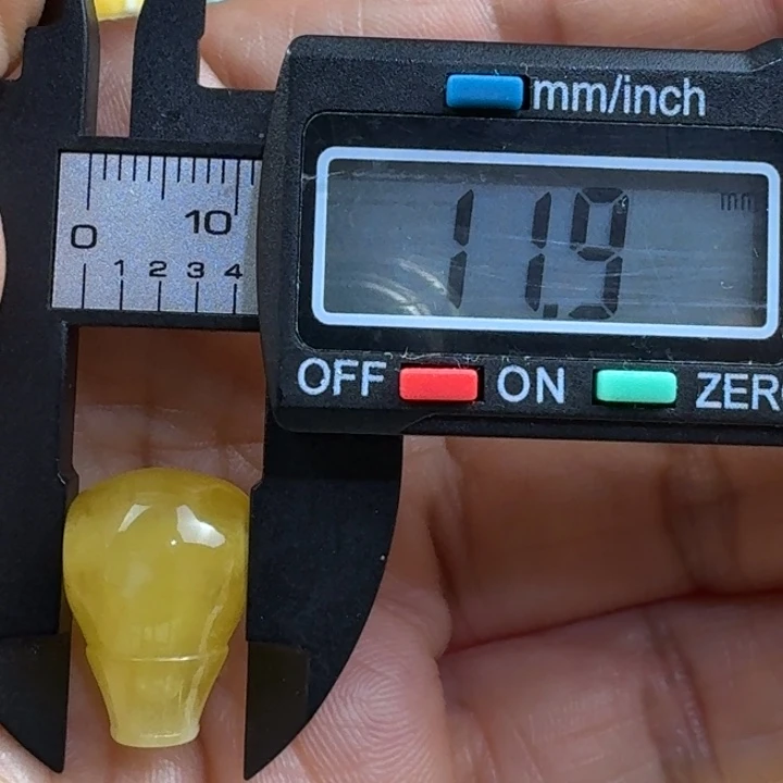 未镶嵌琥珀裸石28杂