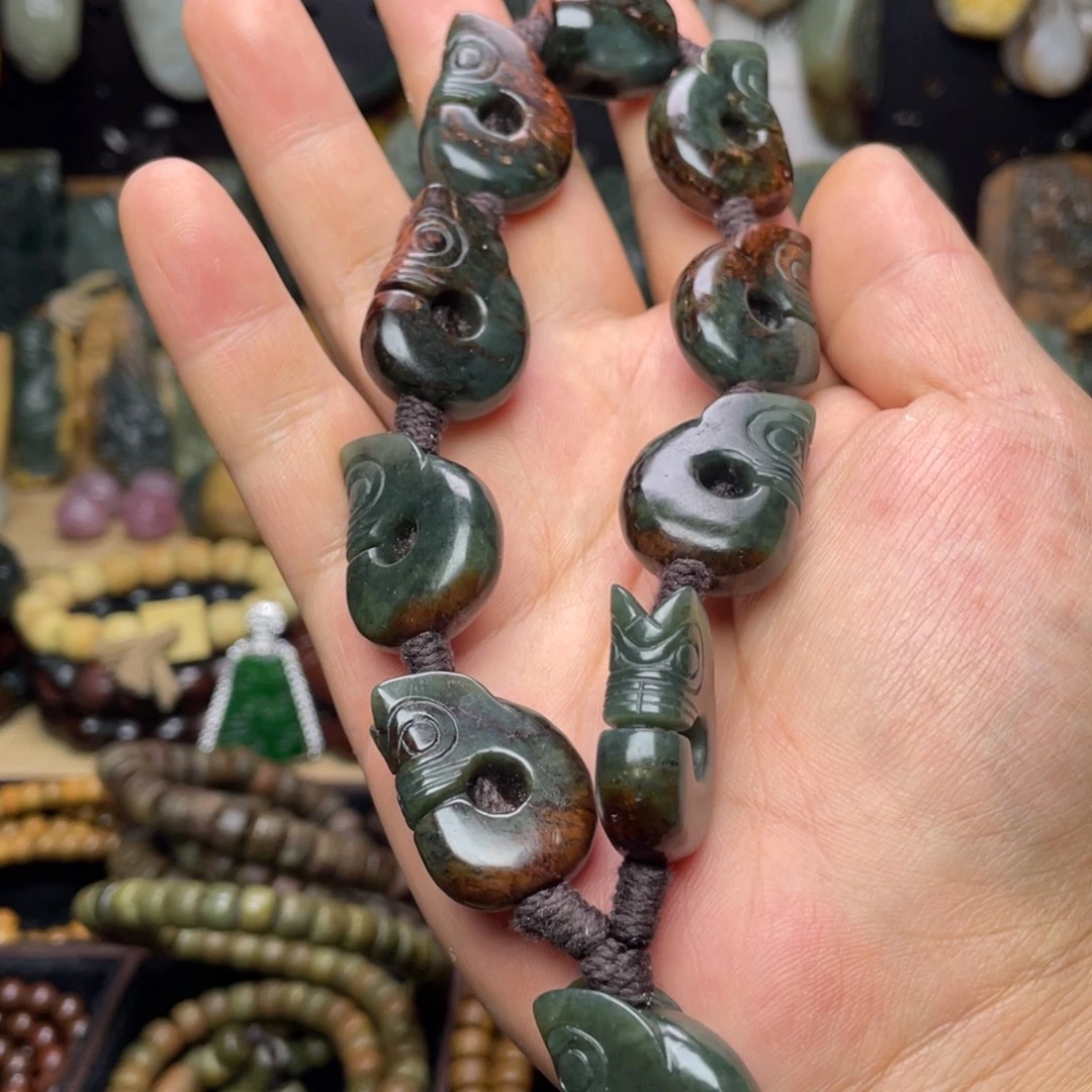 岫岩河磨玉（透闪石质玉）未镶嵌颈饰