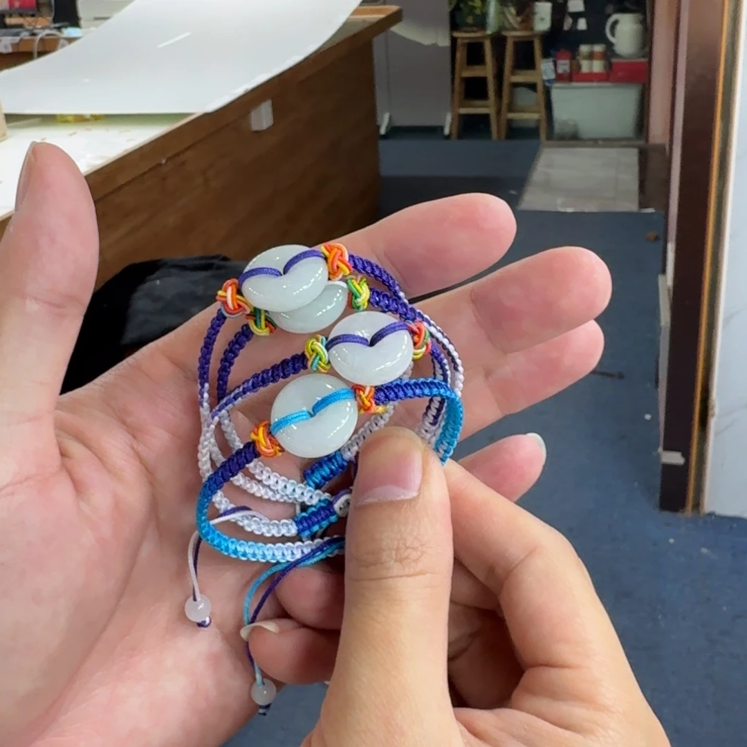 翡翠未镶嵌手链纯天然缅甸A货翡翠多样性发一