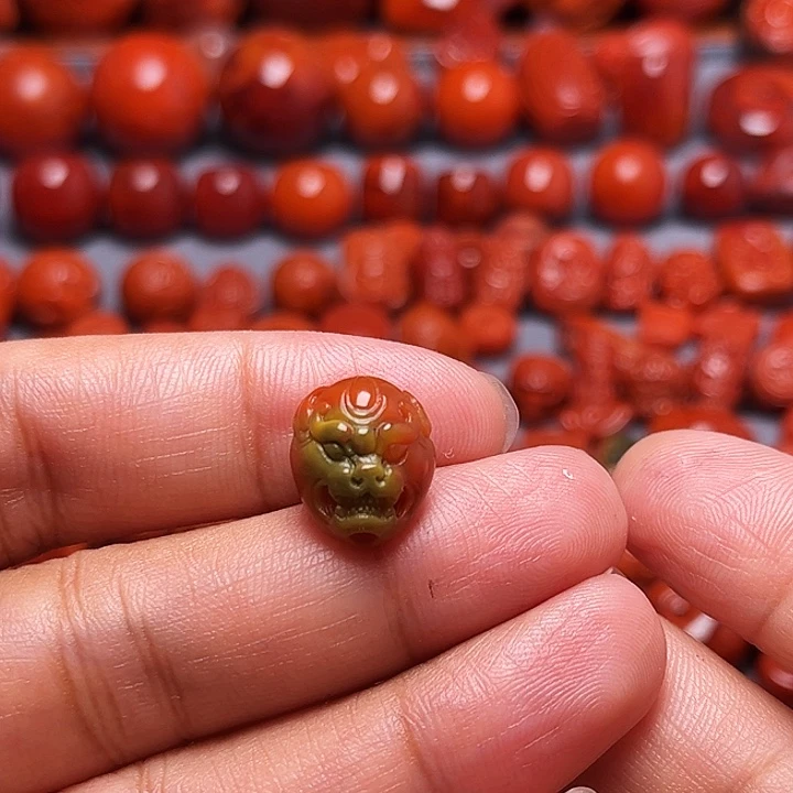 南红玛瑙未镶嵌配饰包浆兽面背云12mm