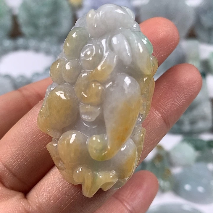 翡翠未镶嵌颈饰大貔貅福利卡厚24+
